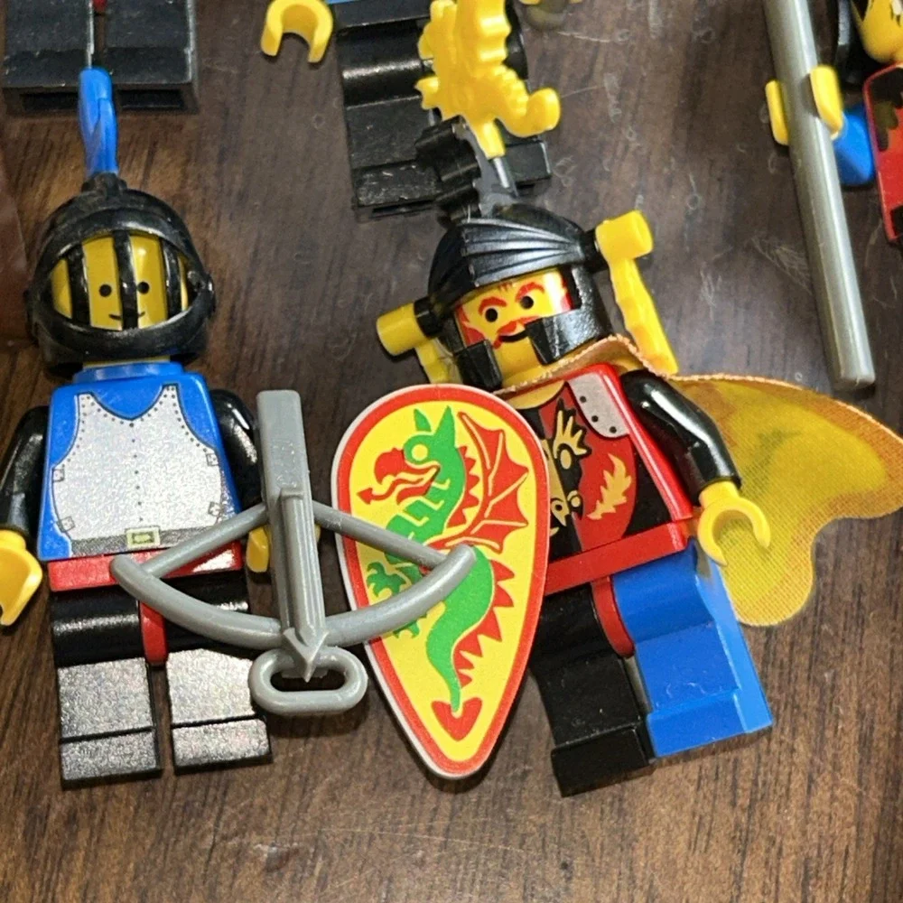 Vintage Lego Castle Minifigure Lot With Dragon Merlin & Horses‎